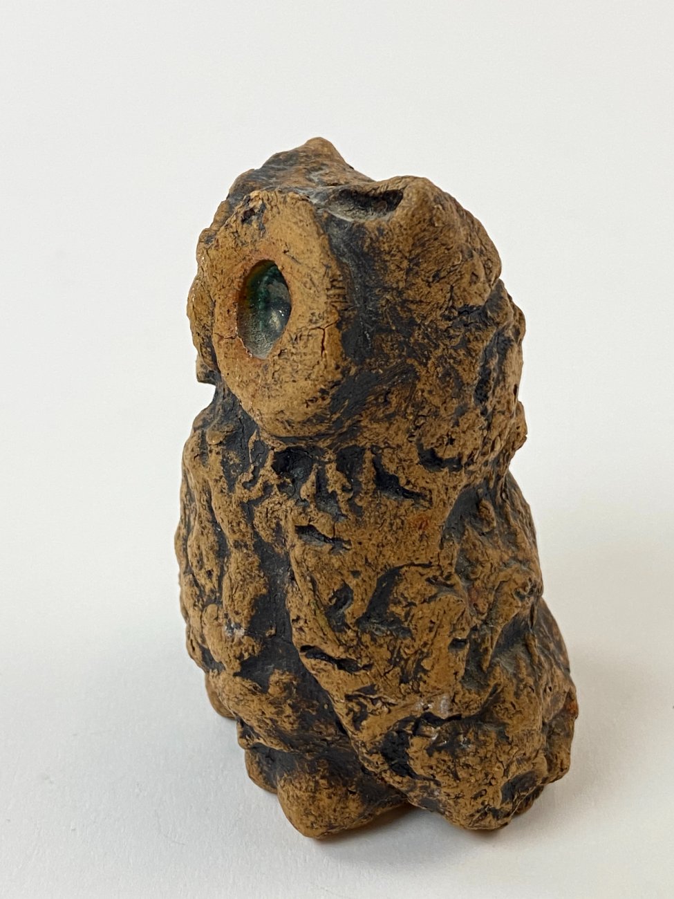 HN1565-keramikines-skulpturos-4 Molinė apuoko statula 4,5x5x8 cm