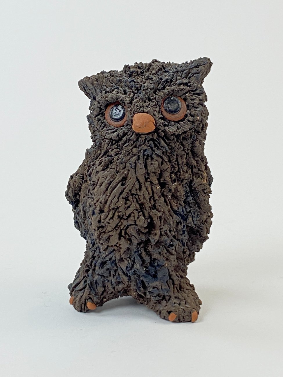 HN1569-keramikines-skulpturos-1 Molinė apuoko statula 6,5x7x11,5 cm