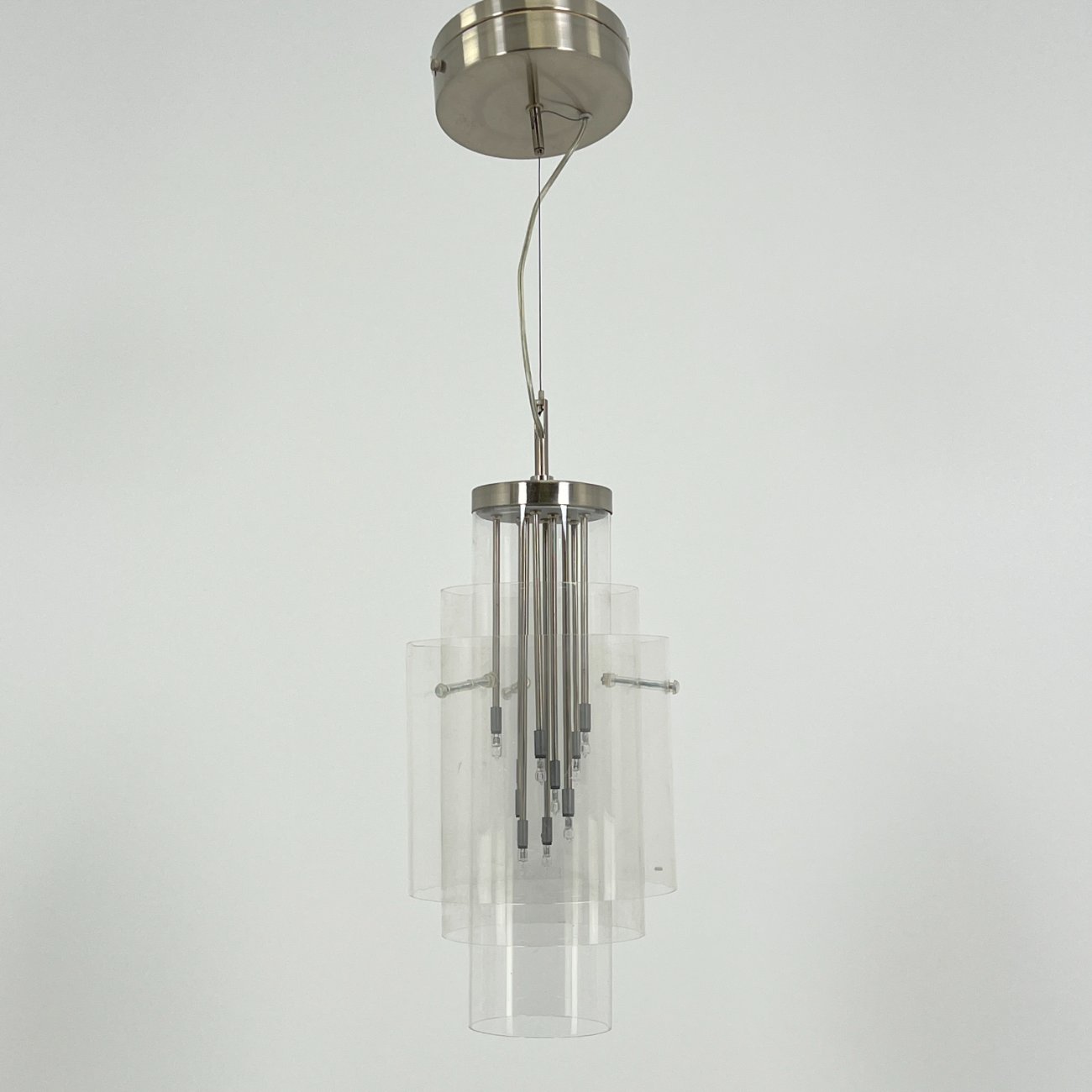 HN1570-pakabinami-sviestuvai-0 Pakabinamas IKEA Stöllet šviestuvas su plastiko gaubtu 21x21x86 cm