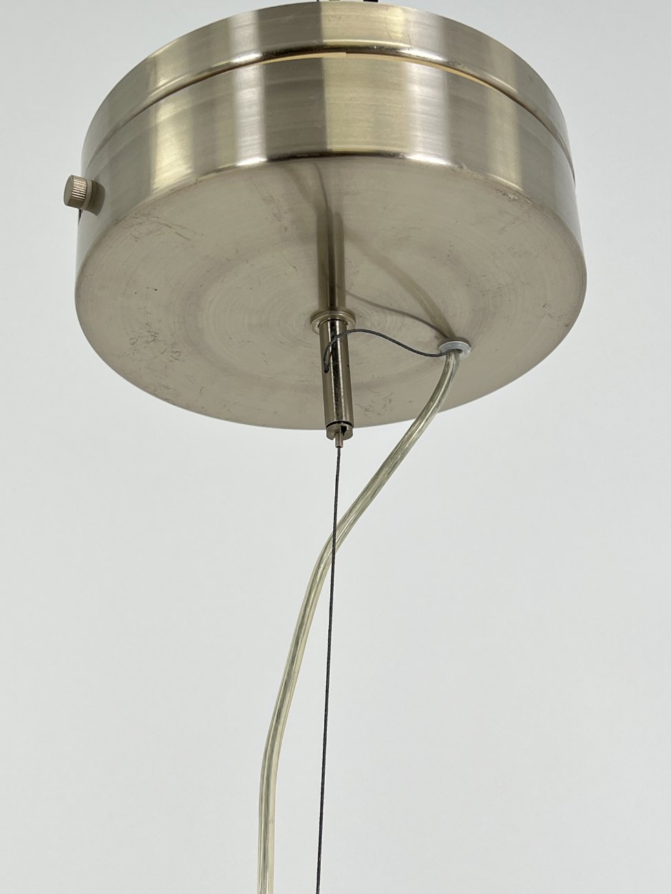 HN1570-pakabinami-sviestuvai-3 Pakabinamas IKEA Stöllet šviestuvas su plastiko gaubtu 21x21x86 cm