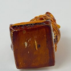 Keramikinė apuoko statula ant knygos 5,5x4x6 cm