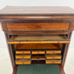 Raudonmedžio komoda – sekreteras 47x103x158 cm