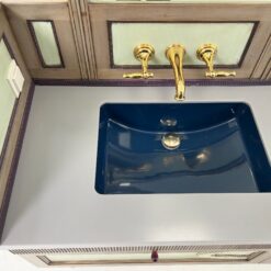 Dviejų stalčių ir praustuvų su maišytuvais vonios komoda su veidrodžiu 58x170x255 cm