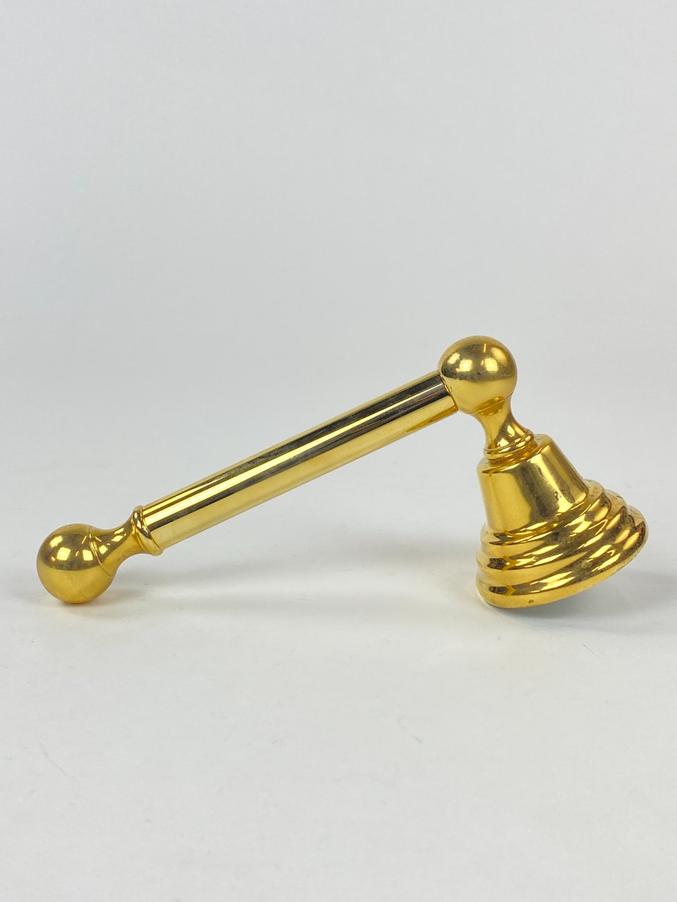 CY0406-kabyklos-ir-kabliukai-1 Žalvarinis tualetinio popieriaus laikiklis 9x19x6 cm