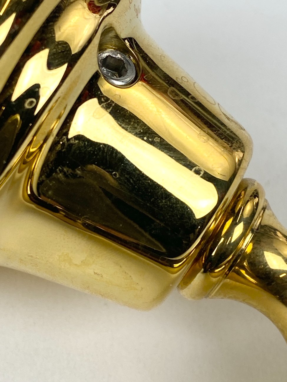 CY0406-kabyklos-ir-kabliukai-6 Žalvarinis tualetinio popieriaus laikiklis 9x19x6 cm