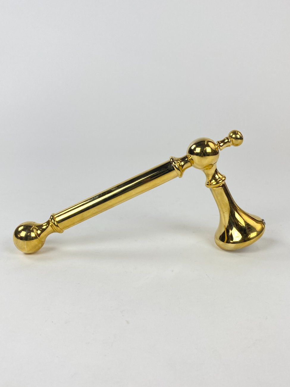 CY0407-kabyklos-ir-kabliukai-1 Žalvarinis tualetinio popieriaus laikiklis 10×20,5×4 cm