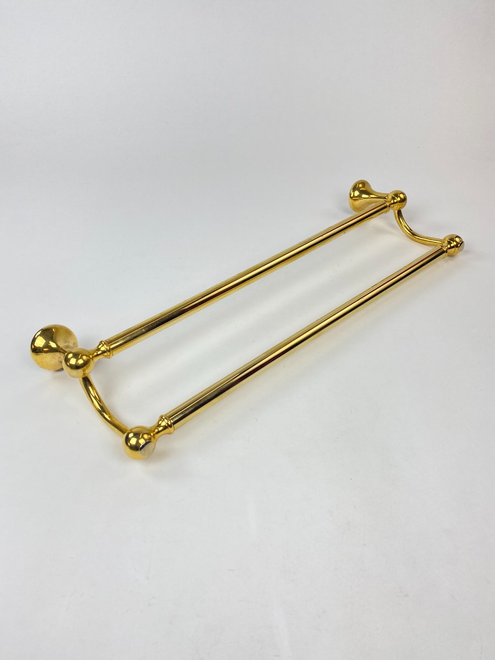 CY0410-kabyklos-ir-kabliukai-1 Žalavarinė, sieninė dviejų lygių kabykla 16x50x7,5 cm