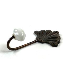 Bronzinis kriauklės formos kabliukas keramikiniu galiuku 4,5x7x13,5 cm