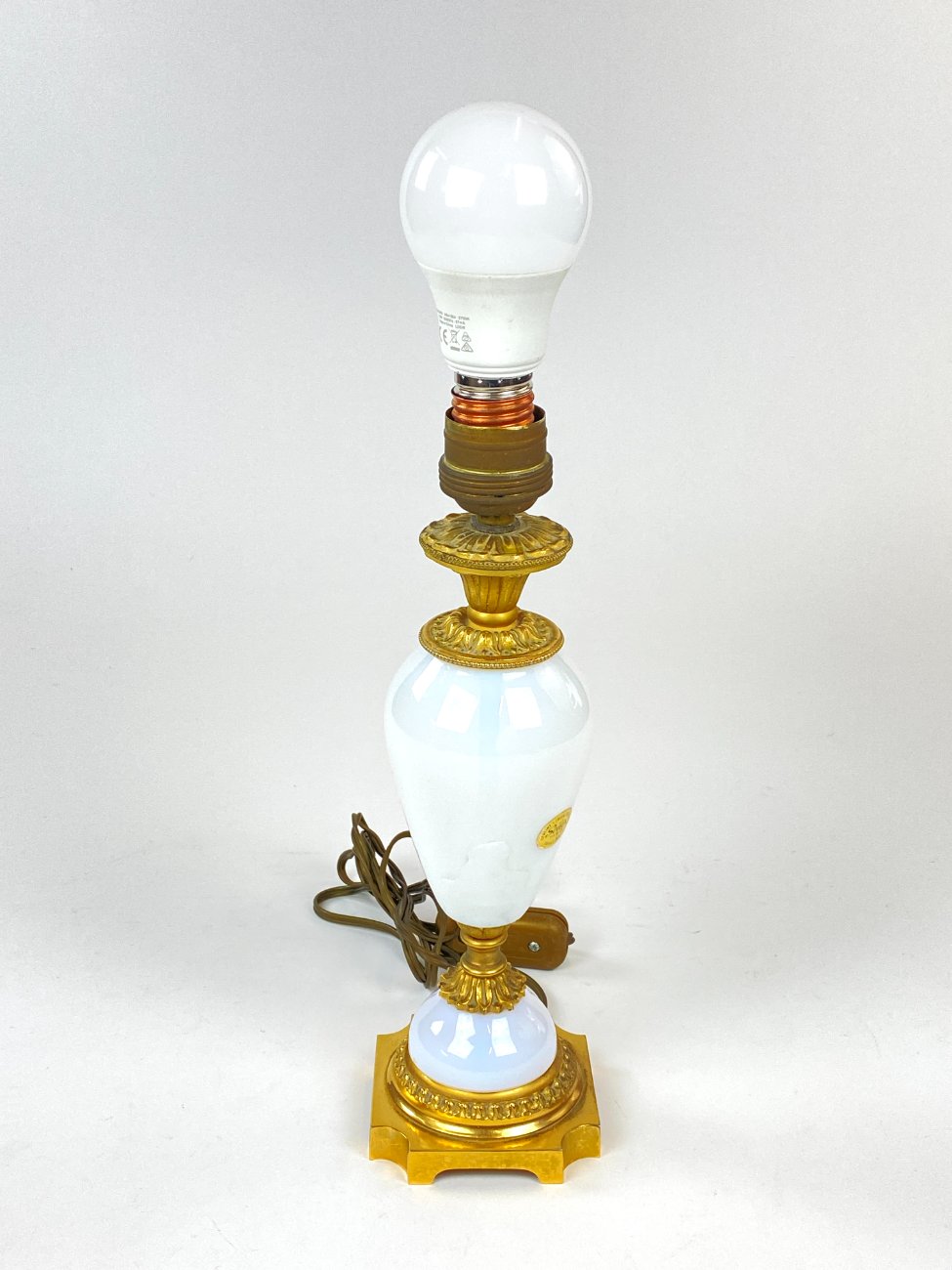 DK0424-staliniai-sviestuvai-4 Žalvarinis “Gerjon” stalinis šviestuvas su “Seiler” krištolu 9x9x29,5 cm