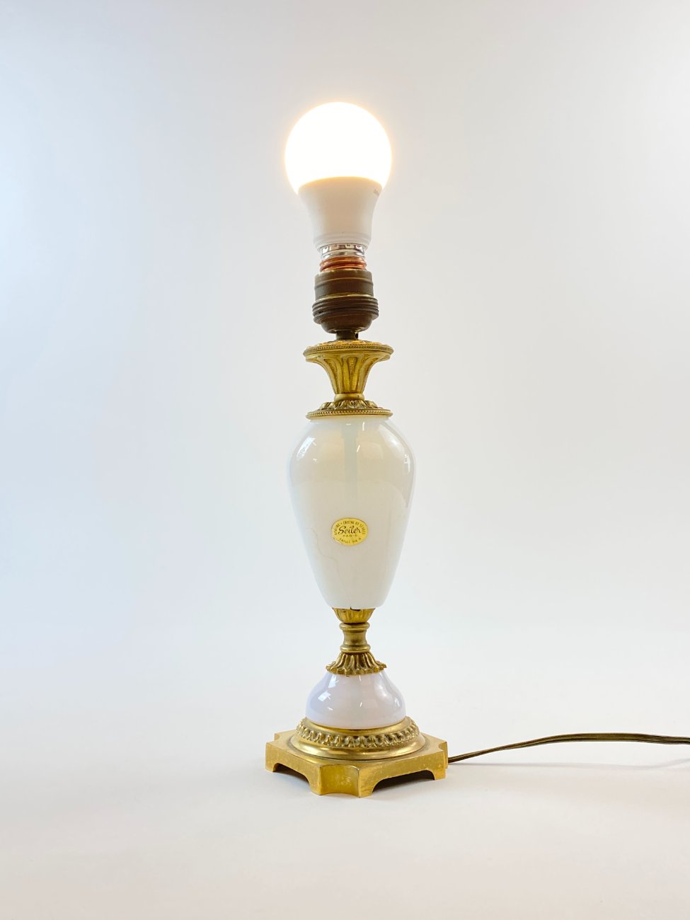 DK0424-staliniai-sviestuvai-9 Žalvarinis “Gerjon” stalinis šviestuvas su “Seiler” krištolu 9x9x29,5 cm