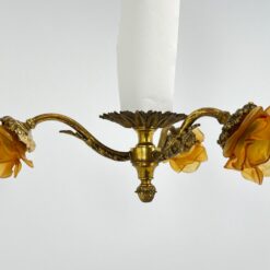 Žalvarinis pakabinamas trijų šakų šviestuvas su stiklo gaubtais 52x52x18 cm