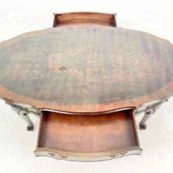 Raudonmedžio staliukas su dvejais stalčiukais 90x149x51,5 cm