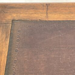 Raudonmedžio devynių stalčių rašomasis stalas odiniu stalviršiumi 84x153x81 cm