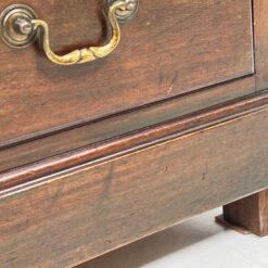 Raudonmedžio devynių stalčių rašomasis stalas odiniu stalviršiumi 84x153x81 cm