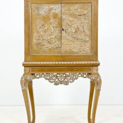 Rytietiška muzikinė dviejų durų komoda su apšvietimu 43x81x150 cm