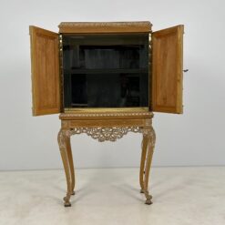 Rytietiška muzikinė dviejų durų komoda su apšvietimu 43x81x150 cm