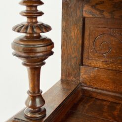 Drožinėtas ąžuolinis bufetas su vitražinėmis durelėmis 55×109,5×226 cm