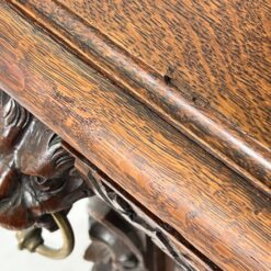 Drožinėtas ąžuolinis bufetas su vitražinėmis durelėmis 55×109,5×226 cm