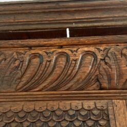 Drožinėtas ąžuolinis bufetas su vitražinėmis durelėmis 55×109,5×226 cm