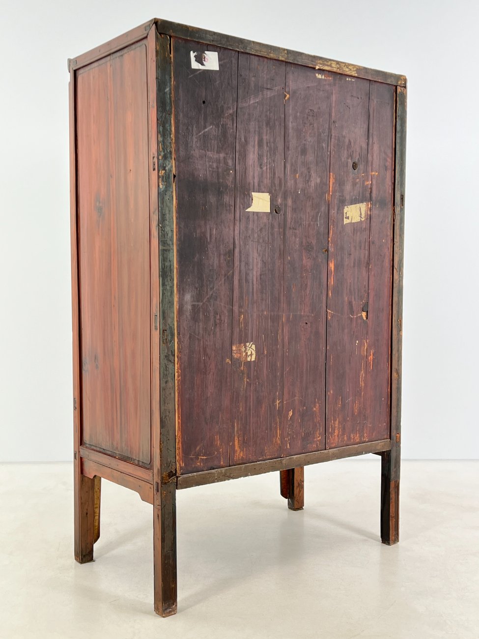 DP0324-komodos-10 Rytietiška dviejų durų komoda 62x107x175 cm