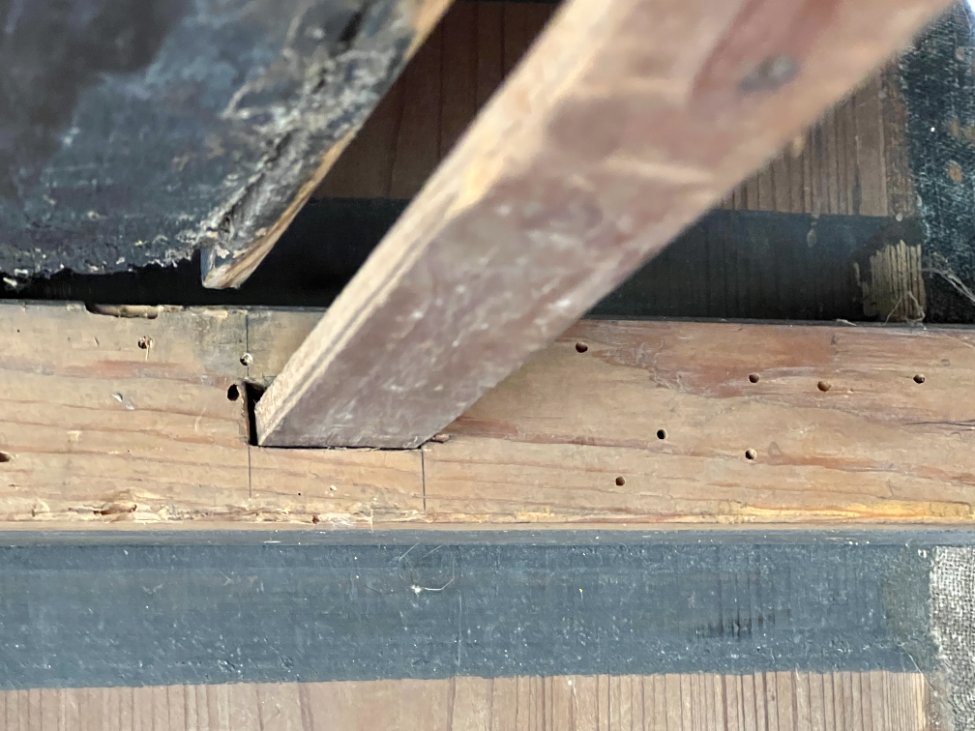 DP0324-komodos-19 Rytietiška dviejų durų komoda 62x107x175 cm