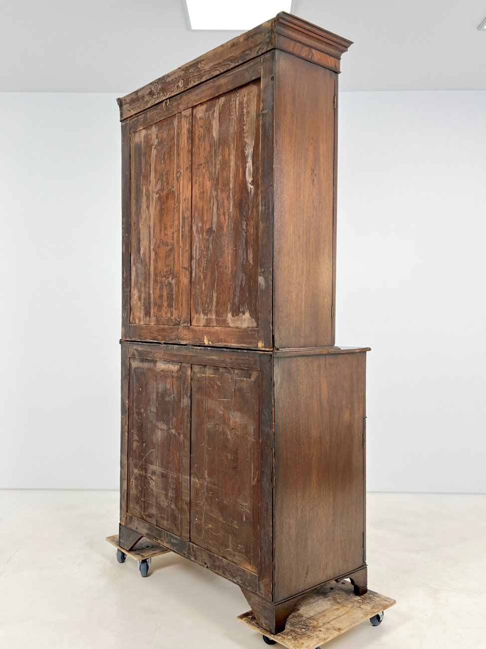 DP0325-stalai-11 Angliško stiliaus raudonmedžio sekreteras su knygų lentyna 58x124x230 cm