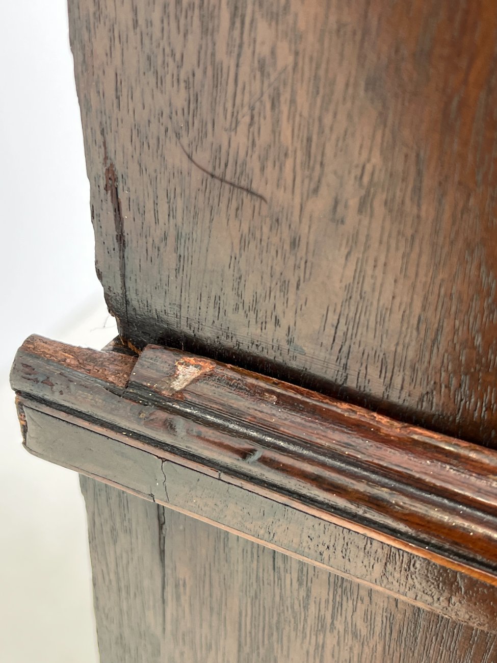 DP0325-stalai-15 Angliško stiliaus raudonmedžio sekreteras su knygų lentyna 58x124x230 cm