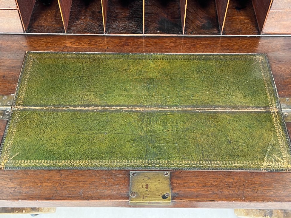 DP0325-stalai-21 Angliško stiliaus raudonmedžio sekreteras su knygų lentyna 58x124x230 cm