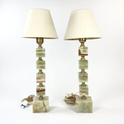 Staliniai šviestuvai iš onikso ir žalvario 2 vnt. komplektas 21x21x57,5 cm