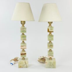 Staliniai šviestuvai iš onikso ir žalvario 2 vnt. komplektas 21x21x57,5 cm
