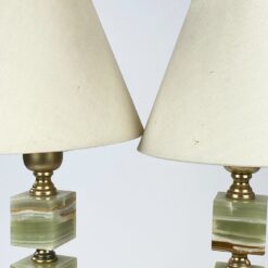 Staliniai šviestuvai iš onikso ir žalvario 2 vnt. komplektas 21x21x57,5 cm