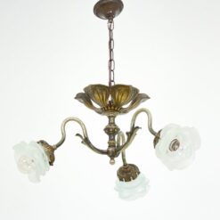 Žalvarinis trijų šakų sietynas su gėlės žiedo formos stiklo gaubtais 44x44x59 cm