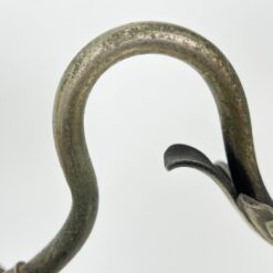 Žalvarinis trijų šakų sietynas su gėlės žiedo formos stiklo gaubtais 44x44x59 cm