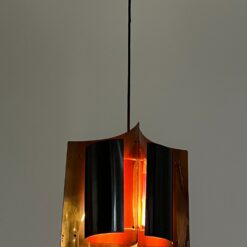 Pakabinamas vario skardos šviestuvas 20x20x80 cm