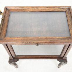 Ąžuolinis įstiklintas bariukas su padėklu 41x72x73 cm