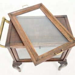 Ąžuolinis įstiklintas bariukas su padėklu 41x72x73 cm