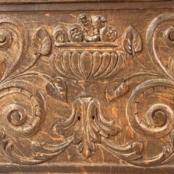 Ąžuolinė drožinėta trijų durų komoda – baras 65x144x159,5 cm