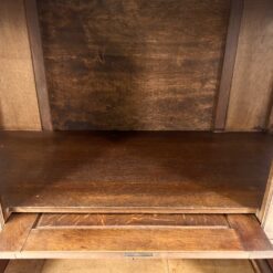 Ąžuolinė drožinėta trijų durų komoda – baras 65x144x159,5 cm