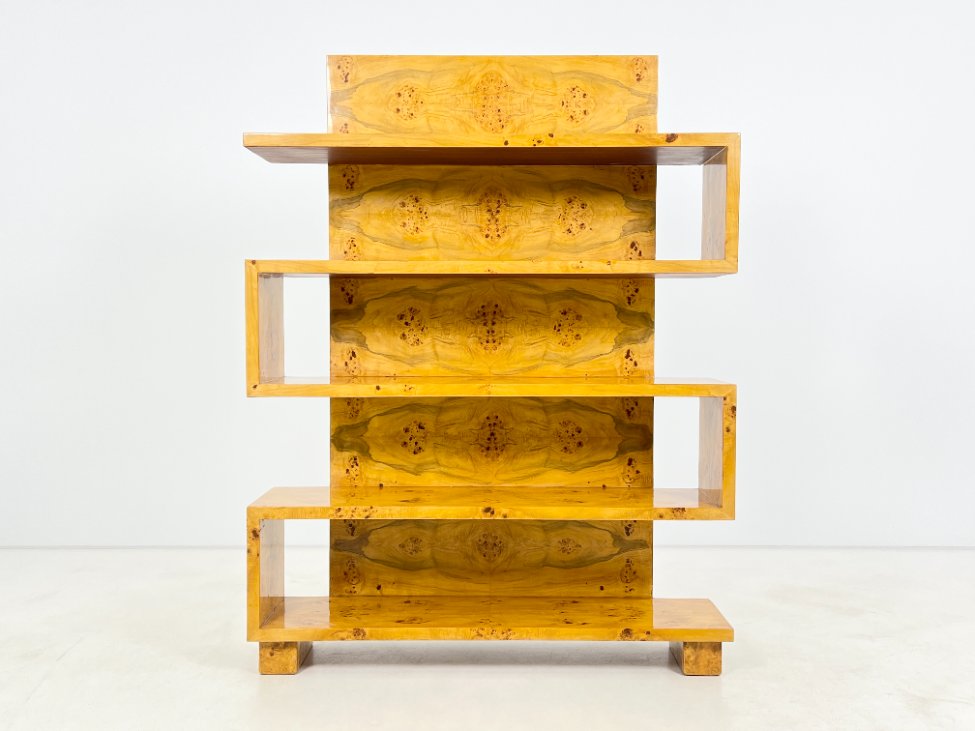 HF0422-lentynos-2 Art Deco stiliaus pastatoma riešutmedžio lukšto lentyna 33,5×121,5×161,5 cm