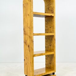 Art Deco stiliaus pastatoma riešutmedžio lukšto lentyna 30×60,5×178,5 cm