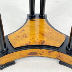 Art deco stiliaus riešutmedžio lukšto koloninis staliukas 54x54x75,5 cm