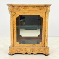 Liudviko XV stiliaus komoda su akmeniu 44x92x106 cm