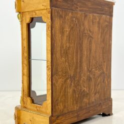 Liudviko XV stiliaus komoda su akmeniu 44x92x106 cm