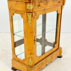 Liudviko XV stiliaus komoda su akmeniu 44x92x106 cm