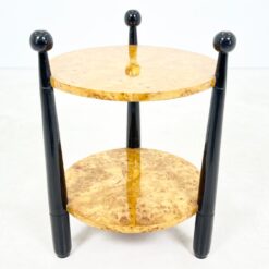 Art deco stiliaus riešutmedžio lukšto dviejų aukštų staliukas 49x49x70 cm