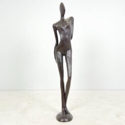Bronzinė statula “Moteris” 32x37x181 cm