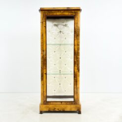 Barokinio stiliaus, riešutmedžio vitrina 40x70x176 cm