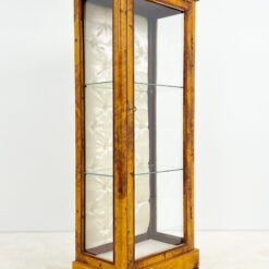 Barokinio stiliaus, riešutmedžio vitrina 40x70x176 cm