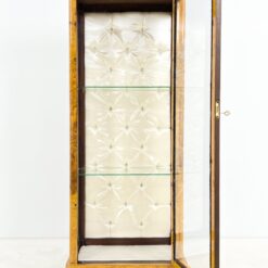 Barokinio stiliaus, riešutmedžio vitrina 40x70x176 cm