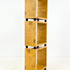 Art Deco stiliaus pastatoma riešutmedžio lukšto lentyna 29,5x58x193 cm